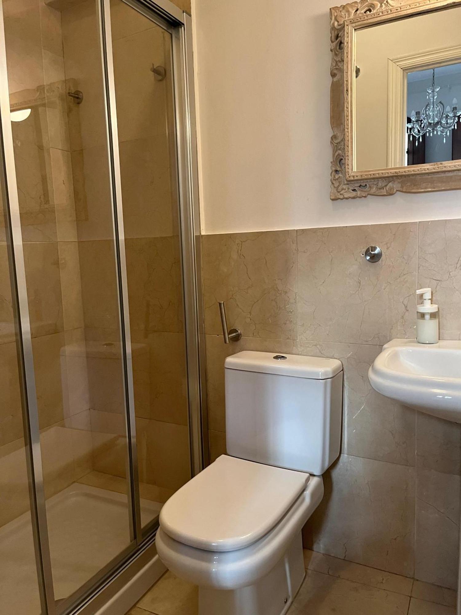 Rg Calle Santiago 46 Apartament Sevilla